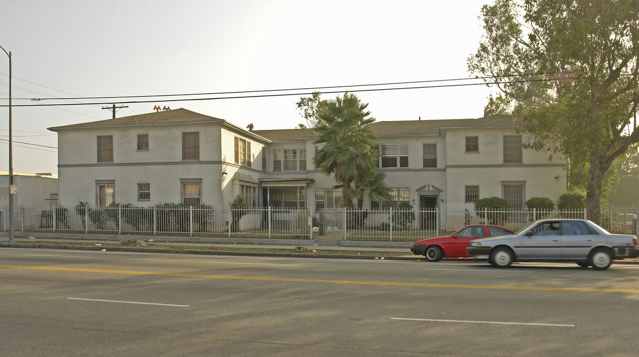 2366 Venice Blvd in Los Angeles, CA - Foto de edificio
