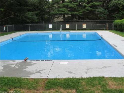 13 Grandview Dr, Unit 13 Grandview Dr in Farmington, CT - Foto de edificio - Building Photo