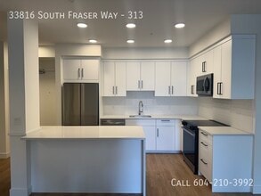 33816 South Fraser Way in Abbotsford, BC - Building Photo - Building Photo