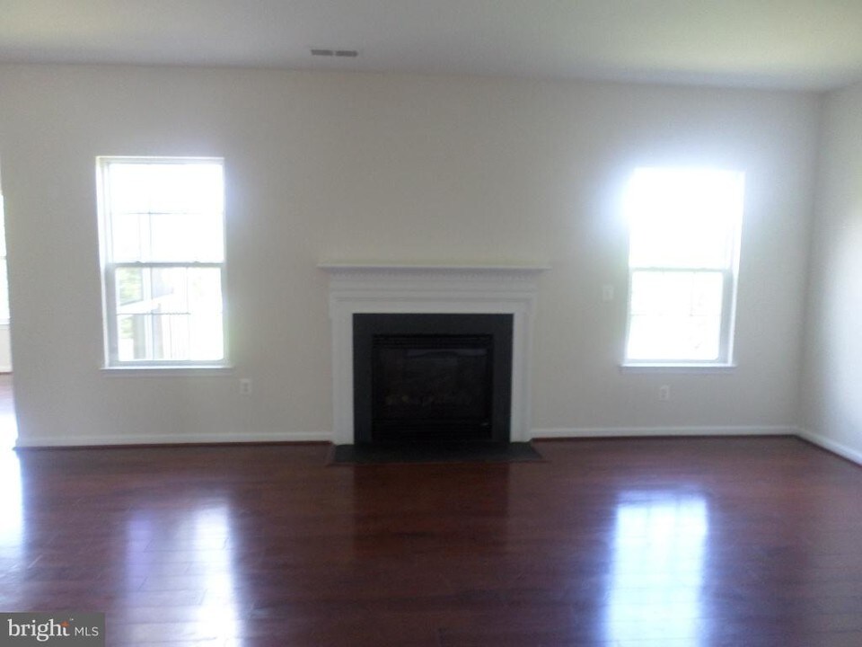 9309 Birch Cliff Drive in Fredericksburg, VA - Foto de edificio