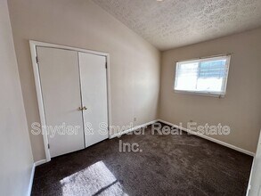 279-281 Grove St in Akron, OH - Building Photo - Building Photo