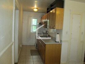 221 N Harvard St, Unit 1 in Boston, MA - Building Photo