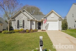124 Bathurst Ln in Simpsonville, SC - Building Photo
