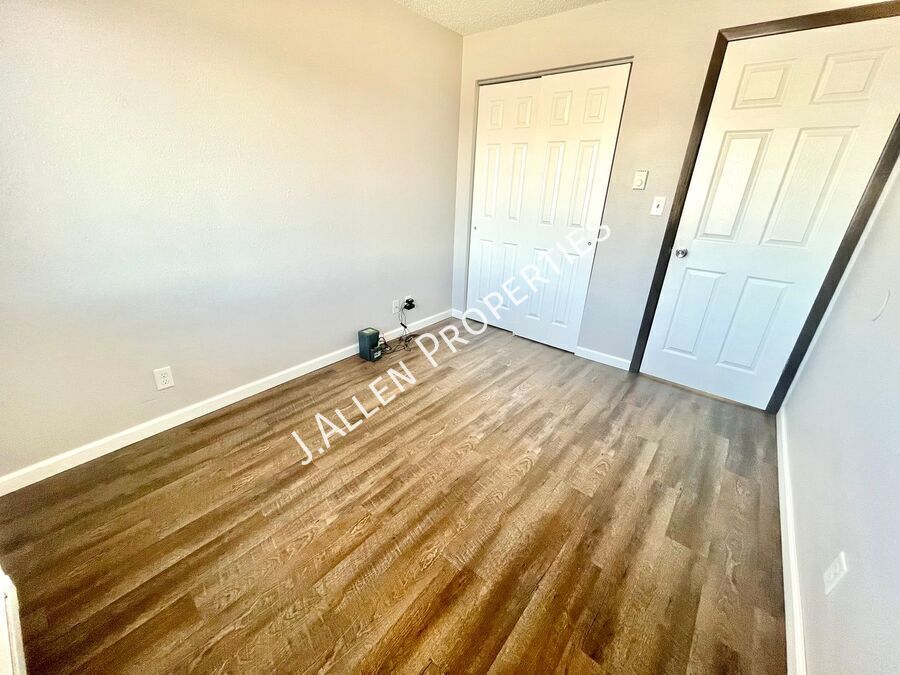 1805 Parker Cir in Norfolk, NE - Building Photo