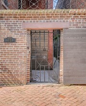 119 E Charlton St-Unit -Carriage House in Savannah, GA - Building Photo - Building Photo