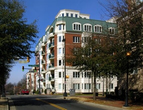 Jefferson Square in Charlotte, NC - Building Photo - Building Photo