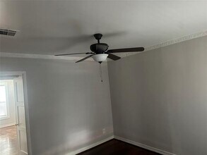 5012 W University Blvd in Dallas, TX - Building Photo - Building Photo