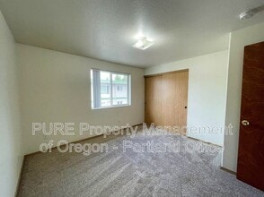 2619 SE 125th Ave in Portland, OR - Building Photo - Building Photo