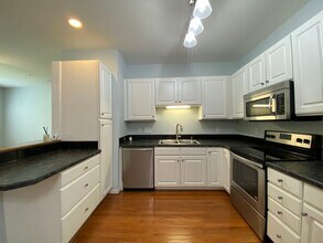 6981 Hanesbrook Cir in Clemmons, NC - Building Photo - Building Photo