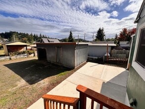742 N Dean St in Coquille, OR - Building Photo - Building Photo