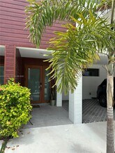 958 NW 10th St in Florida City, FL - Building Photo - Building Photo