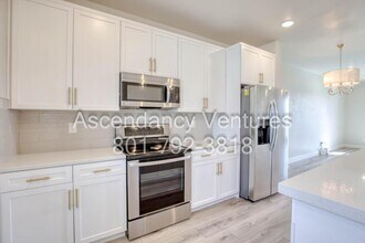 6356 W Sugarcane Dr in South Jordan, UT - Building Photo - Building Photo