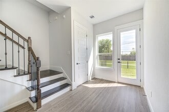 1931 Pueblo Nuevo Path in Houston, TX - Foto de edificio - Building Photo