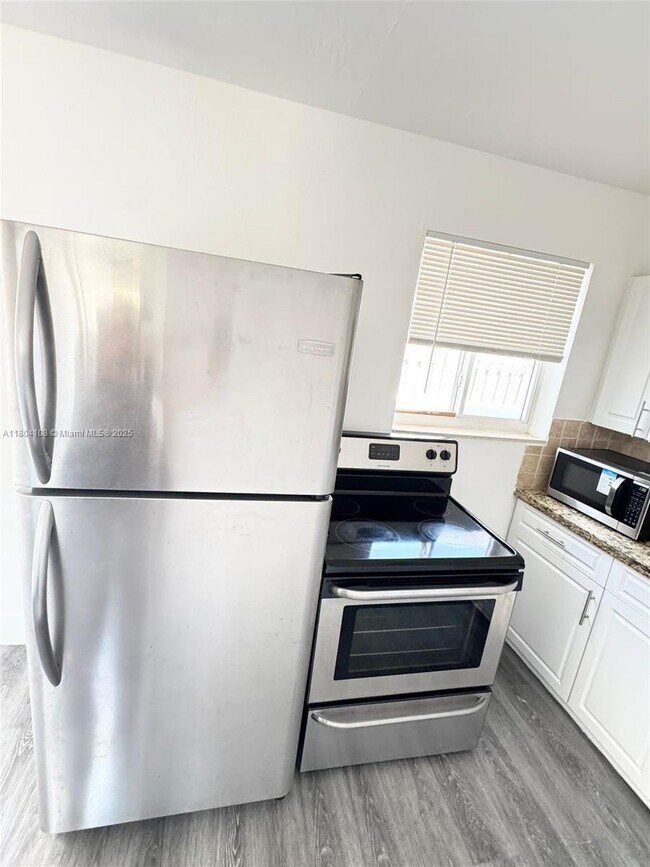 231 SW 15th St in Pompano Beach, FL - Building Photo - Building Photo