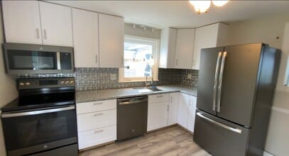 73 Kenway Dr in Springfield, MA - Building Photo - Building Photo