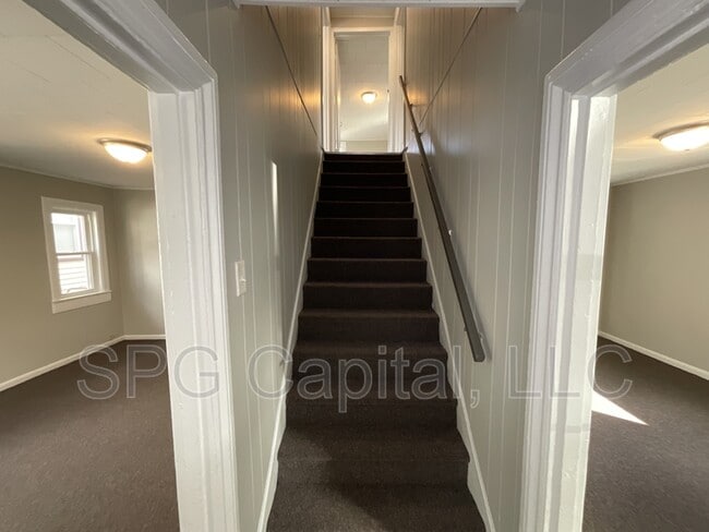 21 S Washington St in Shippensburg, PA - Foto de edificio - Building Photo