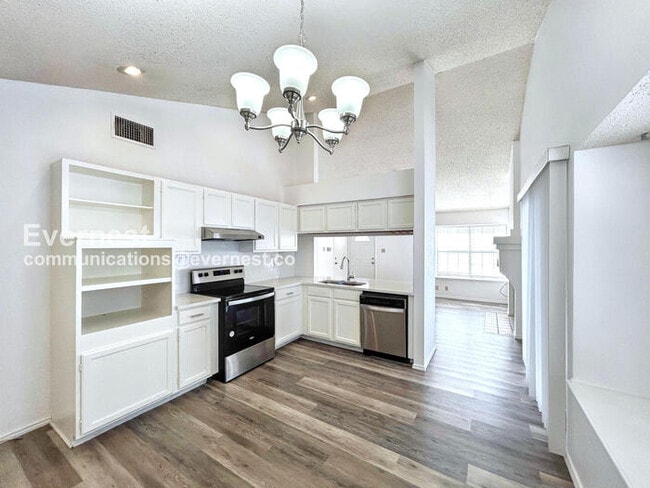 10207 Raven Field Dr in San Antonio, TX - Building Photo - Building Photo