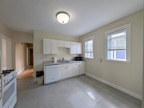 79 Conwell Ave, Unit 3 in Somerville, MA - Foto de edificio - Building Photo