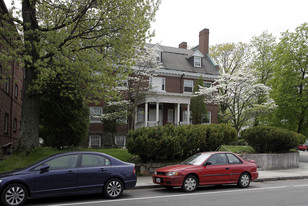 2018 Commonwealth Ave Apartments