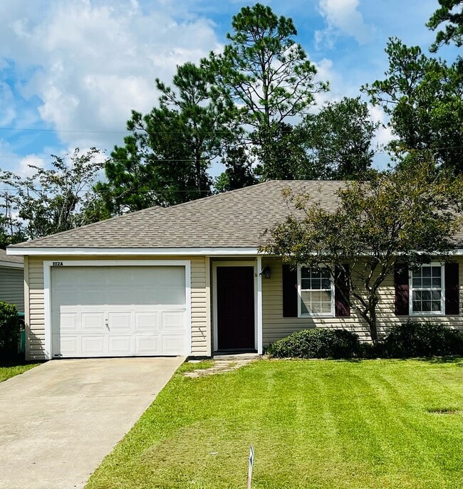 1112 Shellie Ln, Unit A in Lake Charles, LA - Building Photo - Building Photo