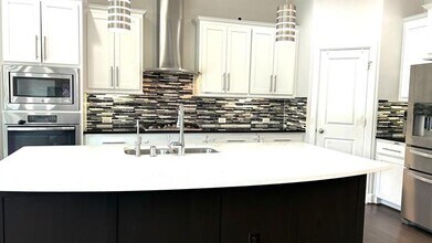 6683 Escondido St in Irving, TX - Building Photo - Building Photo