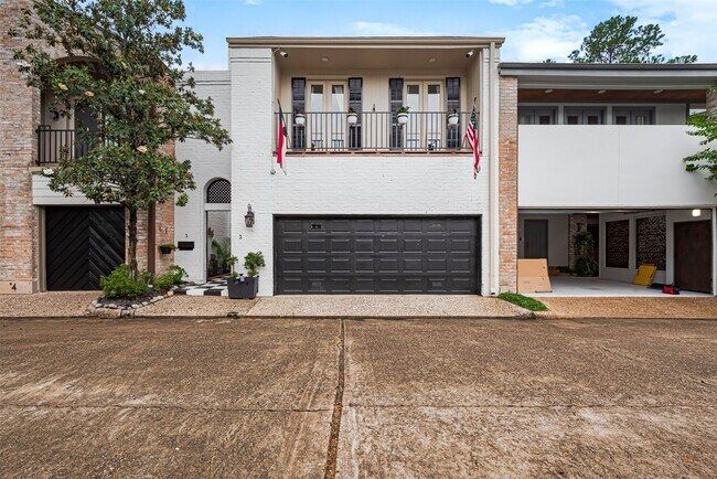 property at 3 River Hollow Ln