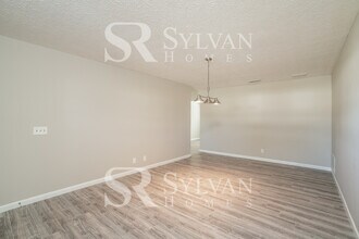 1060 Grove Park Dr S in Orange Park, FL - Building Photo - Building Photo