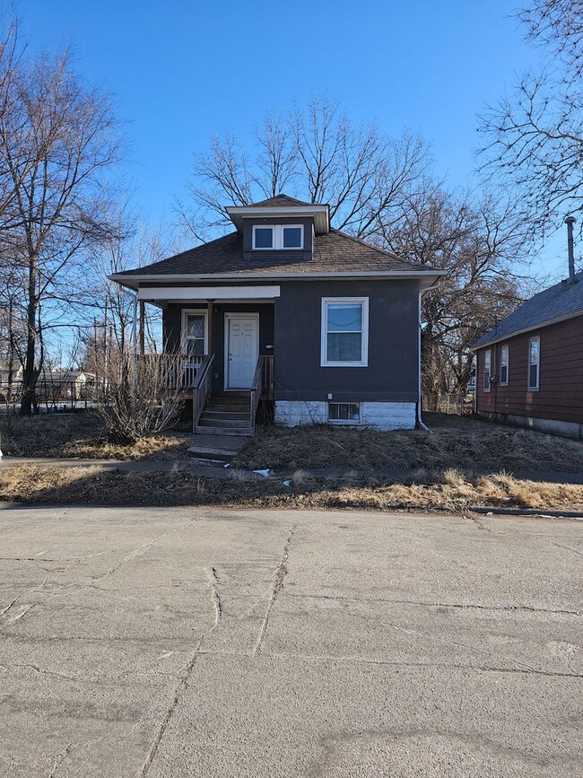 property at 713 13th St