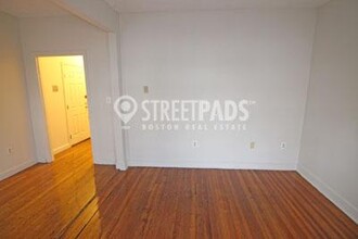 891 Huntington Ave in Boston, MA - Building Photo - Building Photo