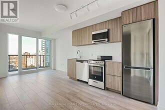 223-223 Redpath Ave in Toronto, ON - Building Photo - Building Photo