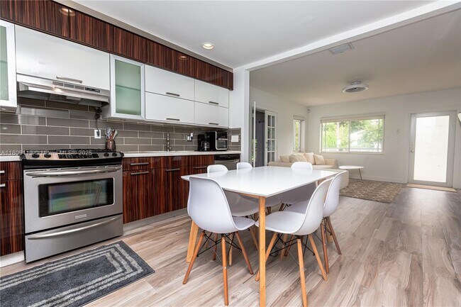 20 NW 45th St in Miami, FL - Building Photo - Building Photo