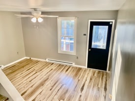 239 Spruce St in Minersville, PA - Building Photo