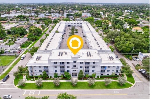 2651 NE 212th Terrace in Miami, FL - Building Photo - Building Photo