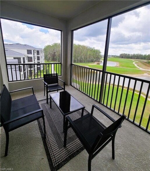 6046 National Blvd in Ave Maria, FL - Foto de edificio - Building Photo