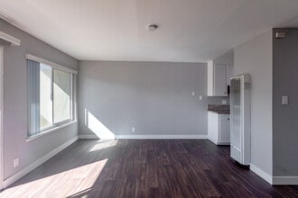 Country Club in San Mateo, CA - Building Photo - Interior Photo