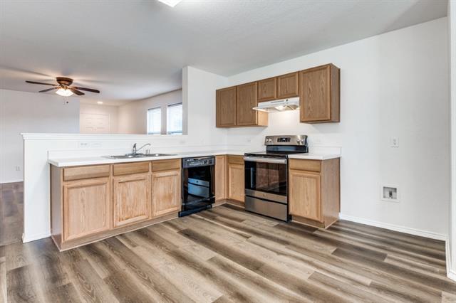12713 Kingsgate Dr in Rhome, TX - Foto de edificio - Building Photo