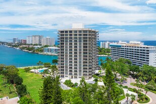 The Carlton in Boca Raton, FL - Building Photo
