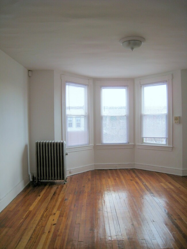 846 W 36th St, Unit 846 W 36th St apartment