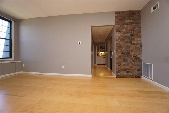 300 Front St-Unit -501 in Pawtucket, RI - Building Photo - Building Photo