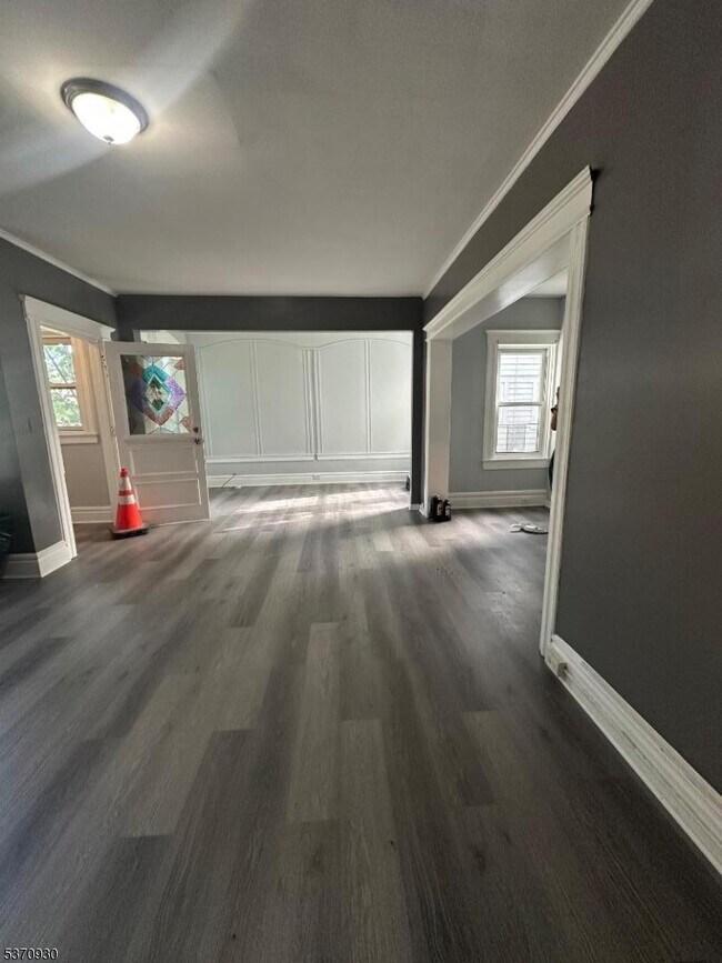 61 Sunnyside Terrace in East Orange, NJ - Building Photo - Building Photo