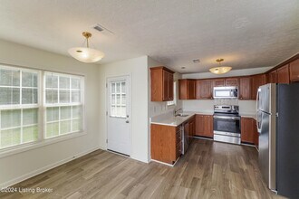 9710 Collier Ln in Louisville, KY - Building Photo - Building Photo