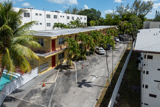 Park Fountain Condo in North Miami, FL - Building Photo - Building Photo