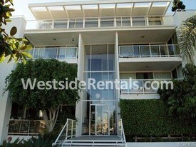 131 N Gale Dr, Unit 2A in Beverly Hills, CA - Building Photo