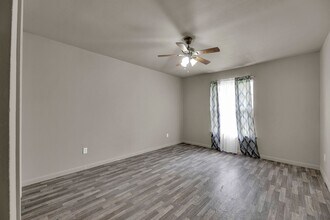 810 S 16th 1/2 in McAllen, TX - Building Photo - Building Photo