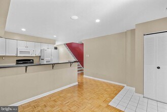 815 LeCount St in Philadelphia, PA - Building Photo - Building Photo