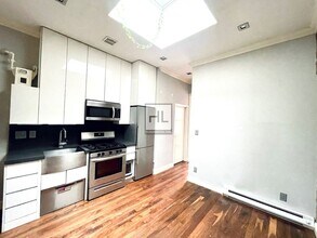 ORCHARD ST., Unit 16 in New York, NY - Foto de edificio - Building Photo