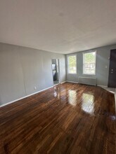 4037 Cedardale Rd in Baltimore, MD - Foto de edificio - Building Photo