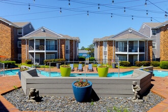 The Social Block & Townhomes in Starkville, MS - Building Photo - Building Photo