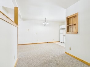 1555 Main St in Pittsburg, NH - Building Photo - Building Photo