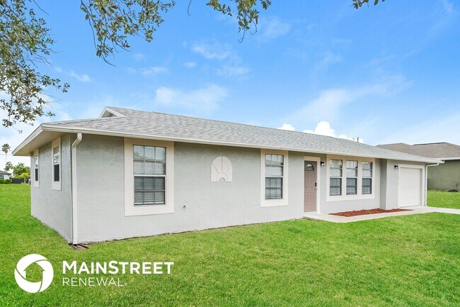 1911 NE 17th Pl in Cape Coral, FL - Foto de edificio - Building Photo